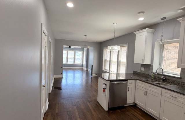 1220 S 59th Court Gallery 2