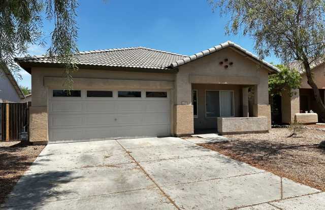 COLDWATER SPRINGS 4 BEDROOM 2 BATHROOM NEW CARPETS photos photos