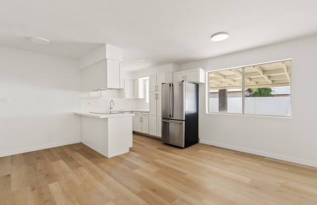 301 W Desert Dr Gallery 2