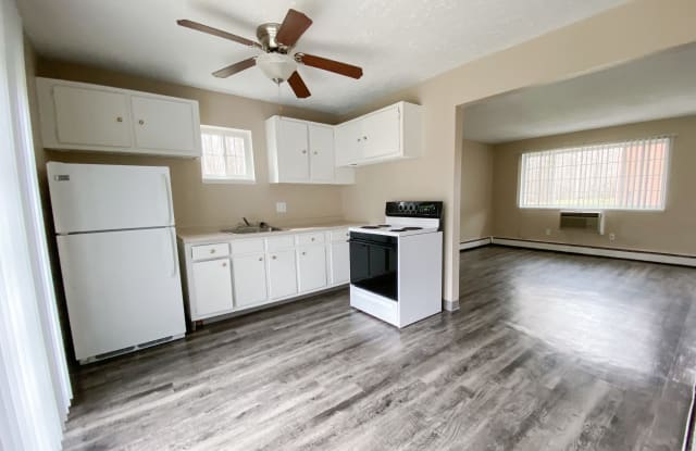 Evergreen Village Apartments & Townhomes photos photos