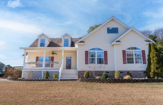 Spacious 5BR House in Jacksonville - 113 Gladys Lane, Onslow County, NC 28540