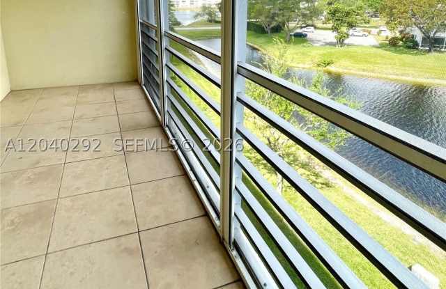 4031 Harwood D Gallery 2