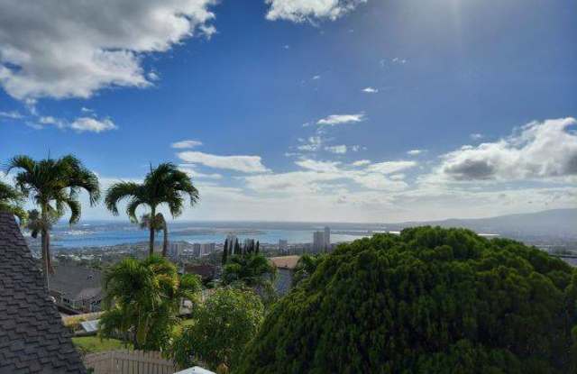 98-1090 Kahapili St - 98-1090 Kahapili Street, Waimalu, HI 96701