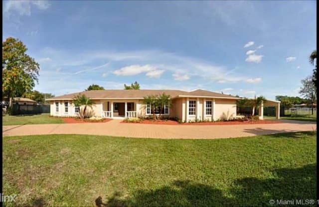 11905 SW 49th St - 11905 Southwest 49th Street, Kendale Lakes, FL 33175