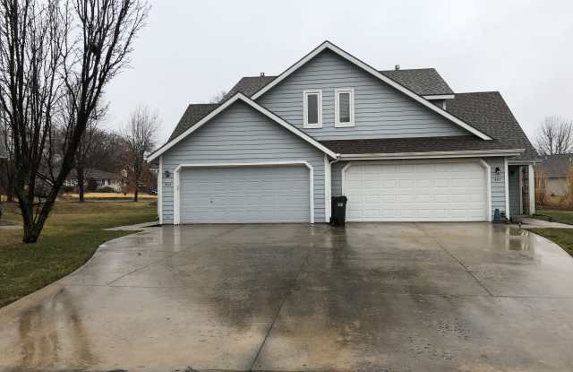 505 Lancaster Court - 505 Lancaster Court, Lawrence, KS 66049