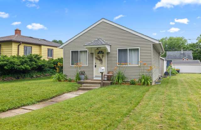 Cute 1 bedroom single family home - 803 South 101st Street, West Allis, WI 53214