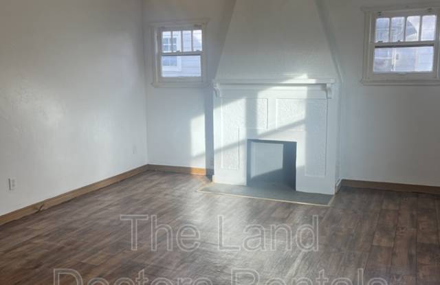 800 E 16th Gallery 2