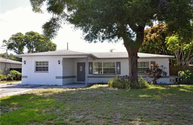 4355 61ST WAY N - 4355 61st Way North, Kenneth City, FL 33709