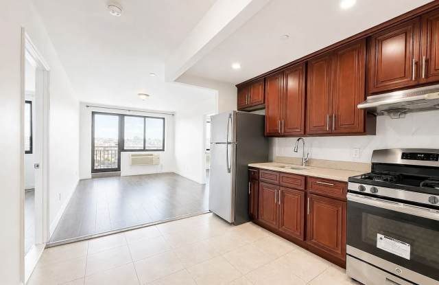 7026 Queens Blvd Apt 7B photos photos