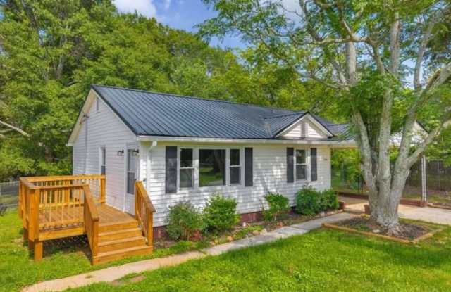 Franklin Co. – Lavonia, GA – 2 Bedroom, 2 Bathroom Single Family Home-www.pridgenenterprises.com photos photos Franklin Co. – Lavonia, GA – 2 Bedroom, 2 Bathroom Single Family Home-www.pridgenenterprises.com photos photos