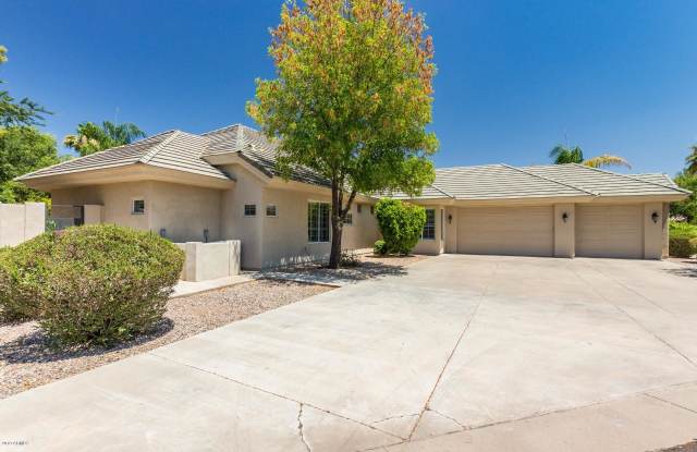 2334 E CLOUD Drive Gallery 2