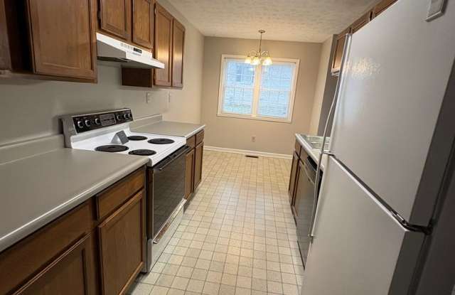 Spacious 2 Bedroom Duplex on Dale Drive! - 1320 Dale Drive, Winchester, KY 40391