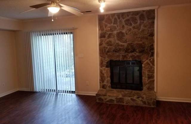 946 Amberly Dr Gallery 3
