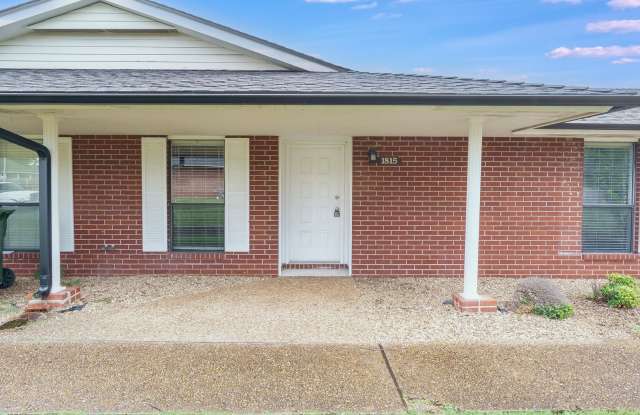 Welcome to this charming triplex located in the heart of Rogers, AR. photos photos