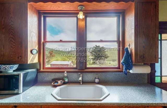 Beautiful Turn-of-the-Century Farmhouse on Working Ranch - Rural Petaluma photos photos