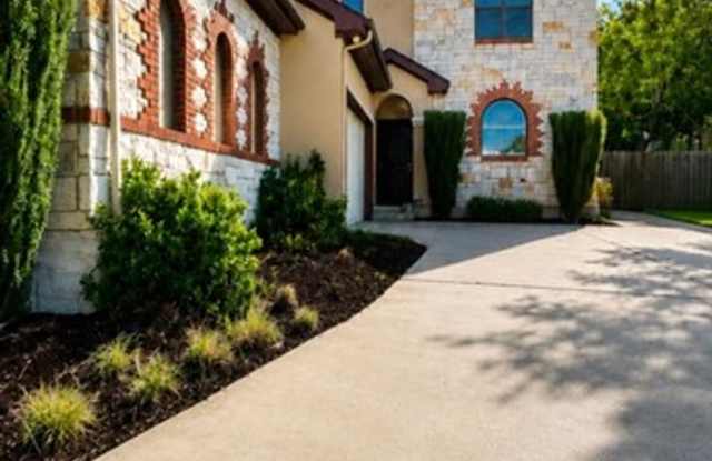 1405 Delsie Dr #B, Lakeway, Texas 78734 Gallery 1