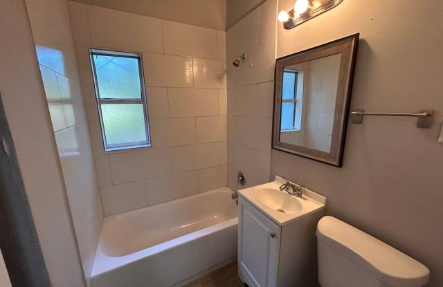 3 Bed 2 Bath Home in Jacksonville with Fireplace & Attached Garage, Pet Friendly Gallery 3