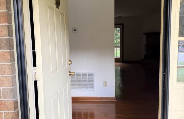 389 River Oak Dr Gallery 1