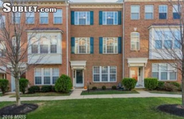 2374 Huntington Court Station - 2374 Huntington Station Ct, Huntington, VA 22303