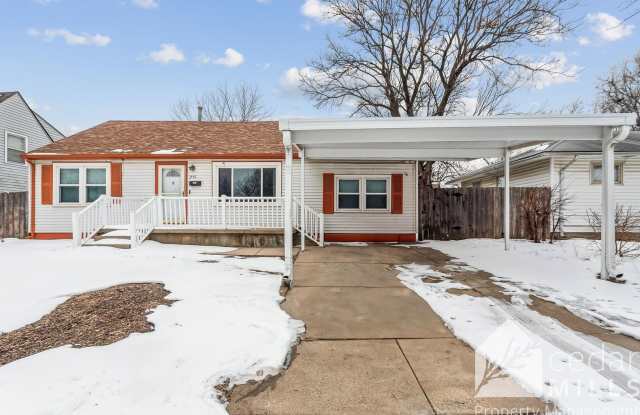 Large 3 Bedroom Ranch w/ Extra Space photos photos