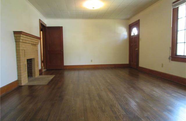 541 Walnut Street Gallery 2
