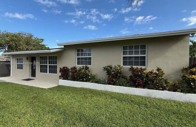 1498 Southwest 47th Terrace - 1498 Southwest 47th Terrace, Broadview Park, FL 33317