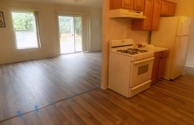 29937 Kenwood Court Gallery 3
