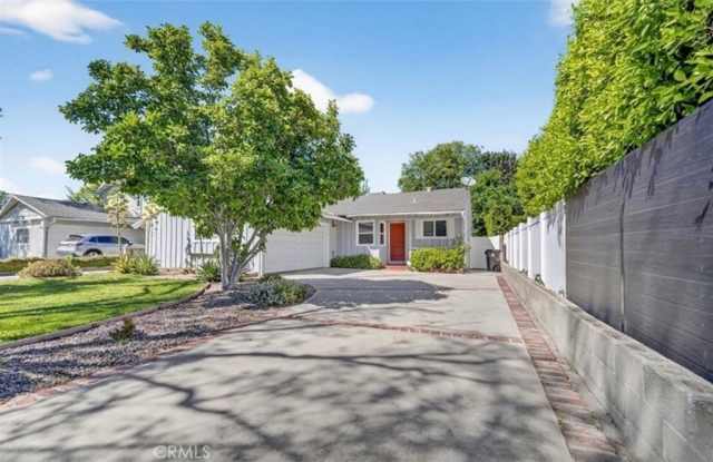 22647 Clarendon Street photos photos