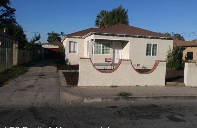 927 W Arbutus St - 927 West Arbutus Street, Compton, CA 90220