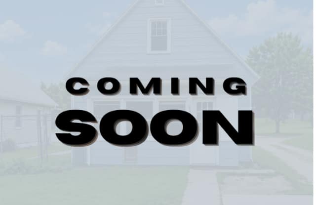 Charming 2-Bedroom Home with Basement & Porch in Clinton, IA photos photos Charming 2-Bedroom Home with Basement & Porch in Clinton, IA photos photos