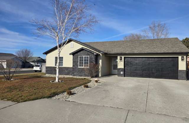 Spacious 3 Bed | 2 Bath on Large Corner Lot – Twin Falls photos photos