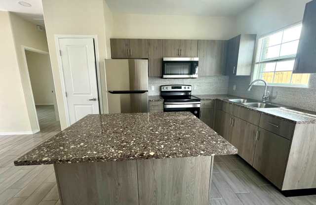 5001 N Hiawatha Dr photos photos