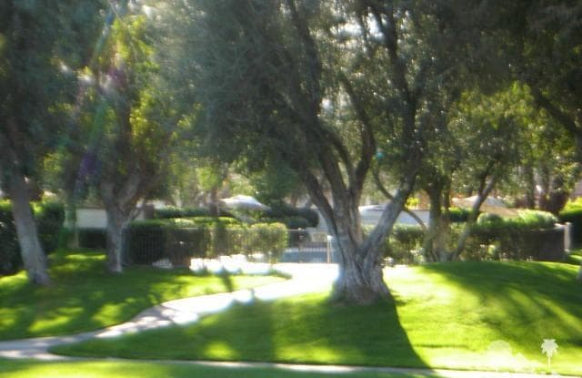 313 Villena Way - 313 Villena Way, Palm Desert, CA 92260