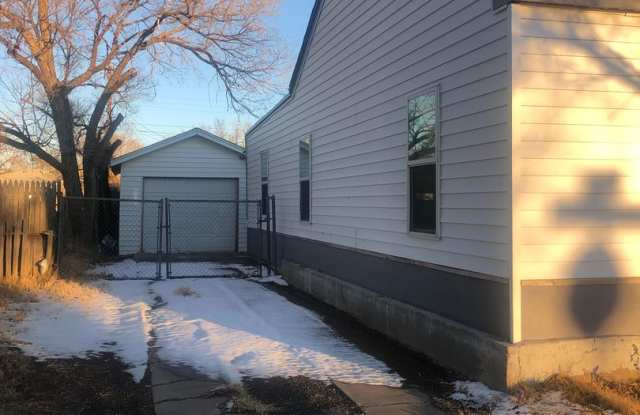 3 Bedrooms 2 Bath 1 Car Garage, Central Heat and Air - 3611 South Monroe Street, Amarillo, TX 79110