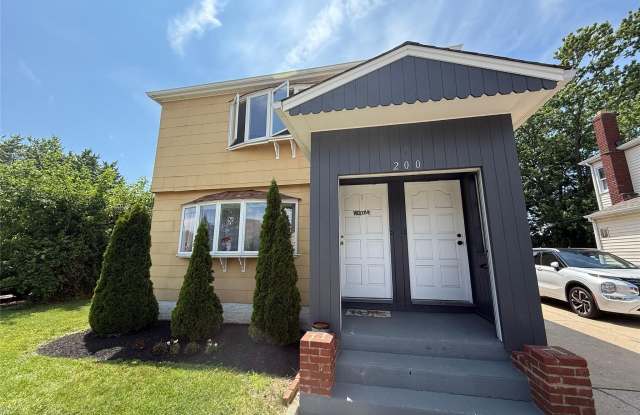 200 Nassau Lane photos photos