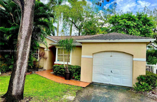 11904 NW 12th St photos photos