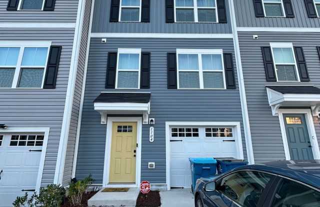 FULLY FURNISHED like-new Townhouse w/ Garage photos photos