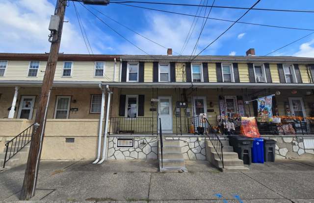 1737 Newport Avenue - 1737 Newport Avenue, Northampton, PA 18067