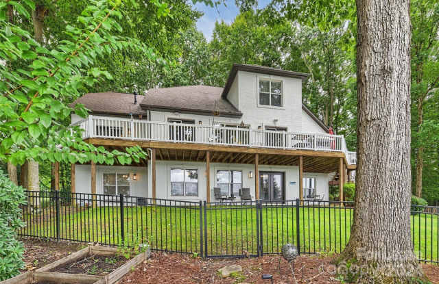 139 Hawkes Point Drive - 139 Hawks Point Drive, Iredell County, NC 28166