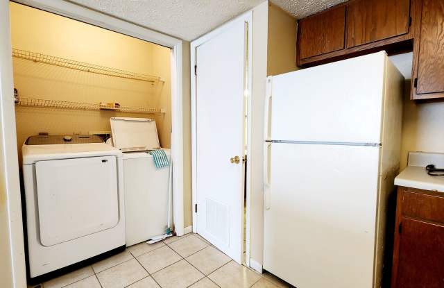 Nice 1 Bed / 1 Bath just 5 minutes away from the Beach. Gallery 4
