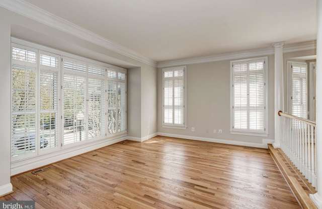 2229 N OAK COURT Gallery 3