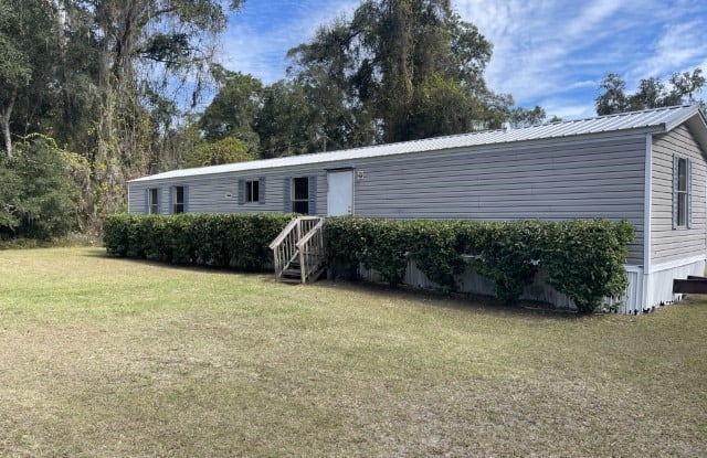 1609 South West 2nd Drive - 1609 Southwest 2nd Court, Chiefland, FL 32626