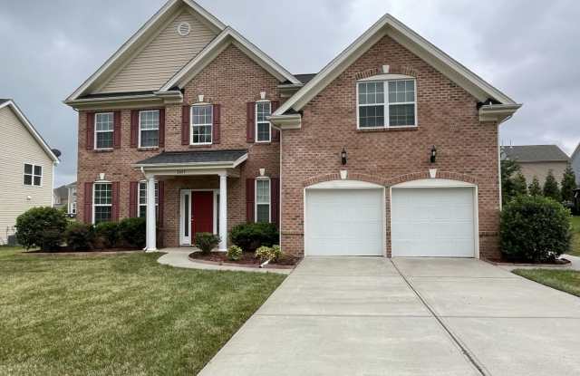 Spacious 4 Bed + Bonus Room Home in Concord photos photos