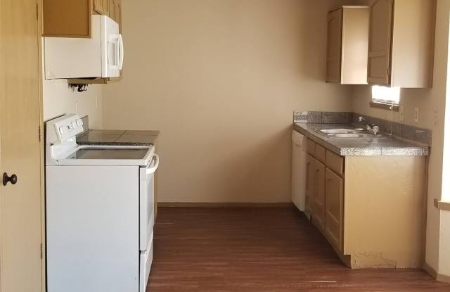 1902 Whiteoak Dr Gallery 2