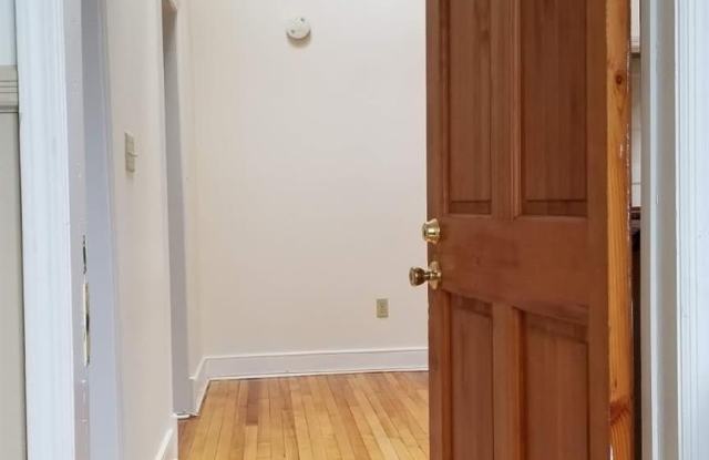 92 Roe Avenue Gallery 3