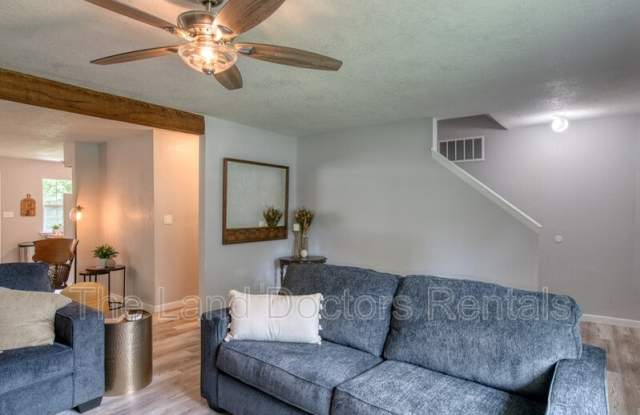 2005 E Foster Dr Gallery 4