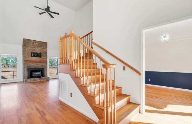695 Cedar Pt. Gallery 4