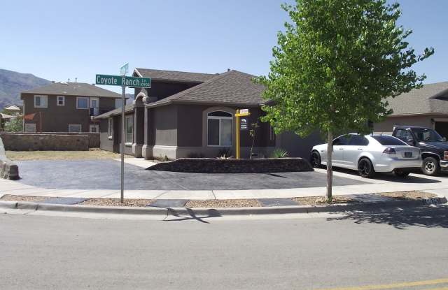 Sandstone Ranch Estates 4 bedroom with Refrig A/C and beautiful Mountain Views! photos photos