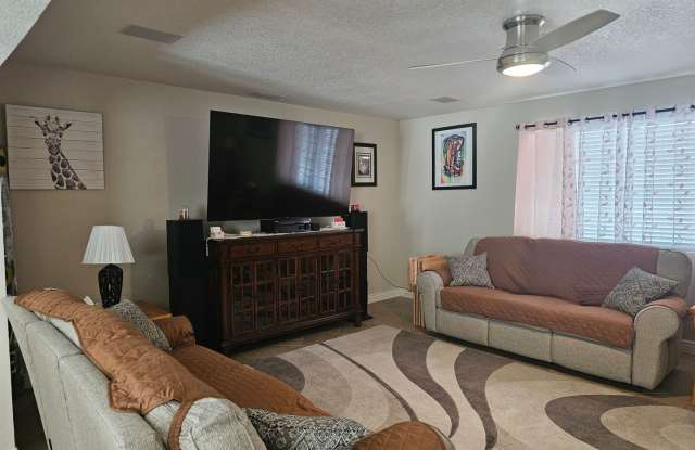 3 months!! Winter Furnished Rental 2026-2027 Season SOLAR HEATED POOL Gallery 3