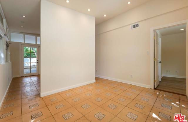 22750 Clarendon Street photos photos